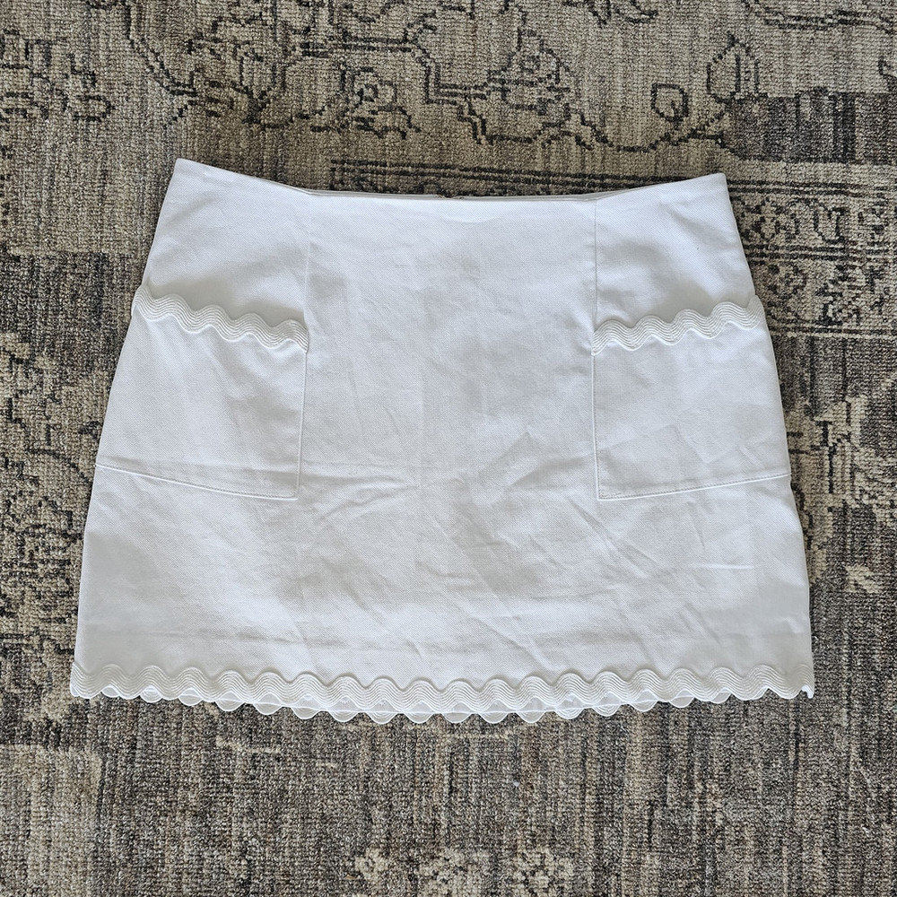 NWOT Lilly Pulitzer Solid Off-White Resort Mini Skort Skirt Scallop Trim Size 4